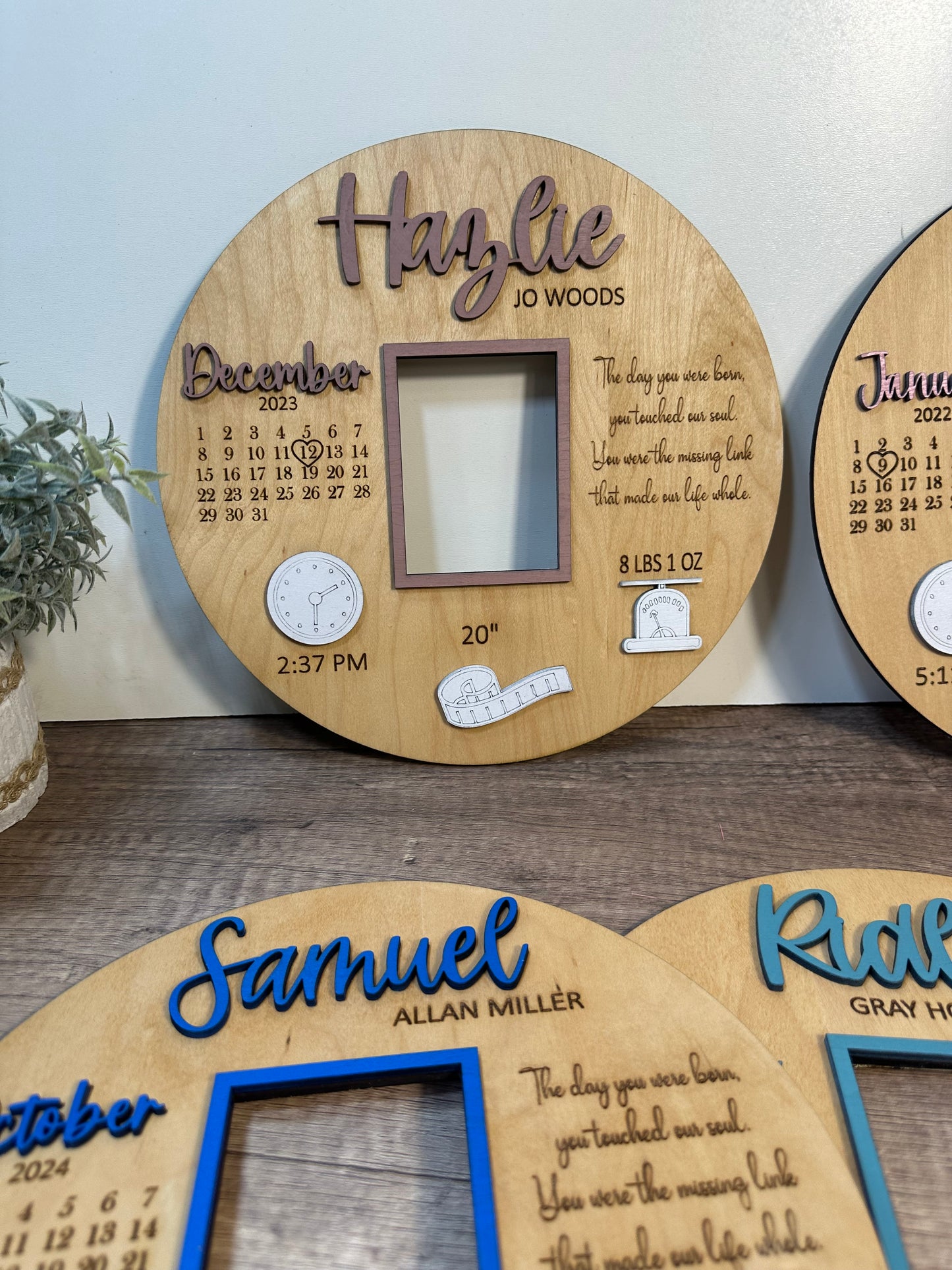 Round 10” birth stats photo frame
