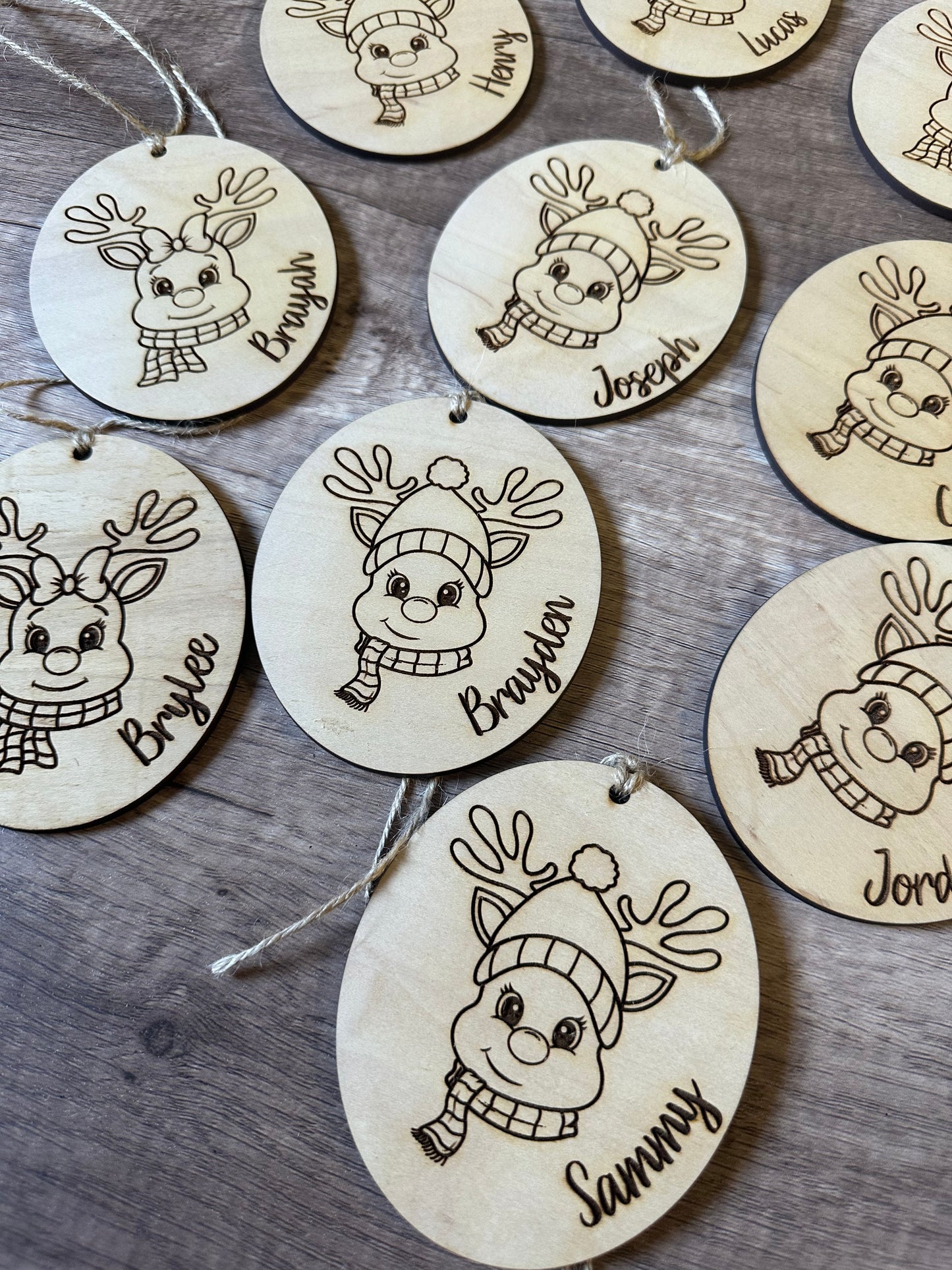 DIY reindeer ornament for kids
