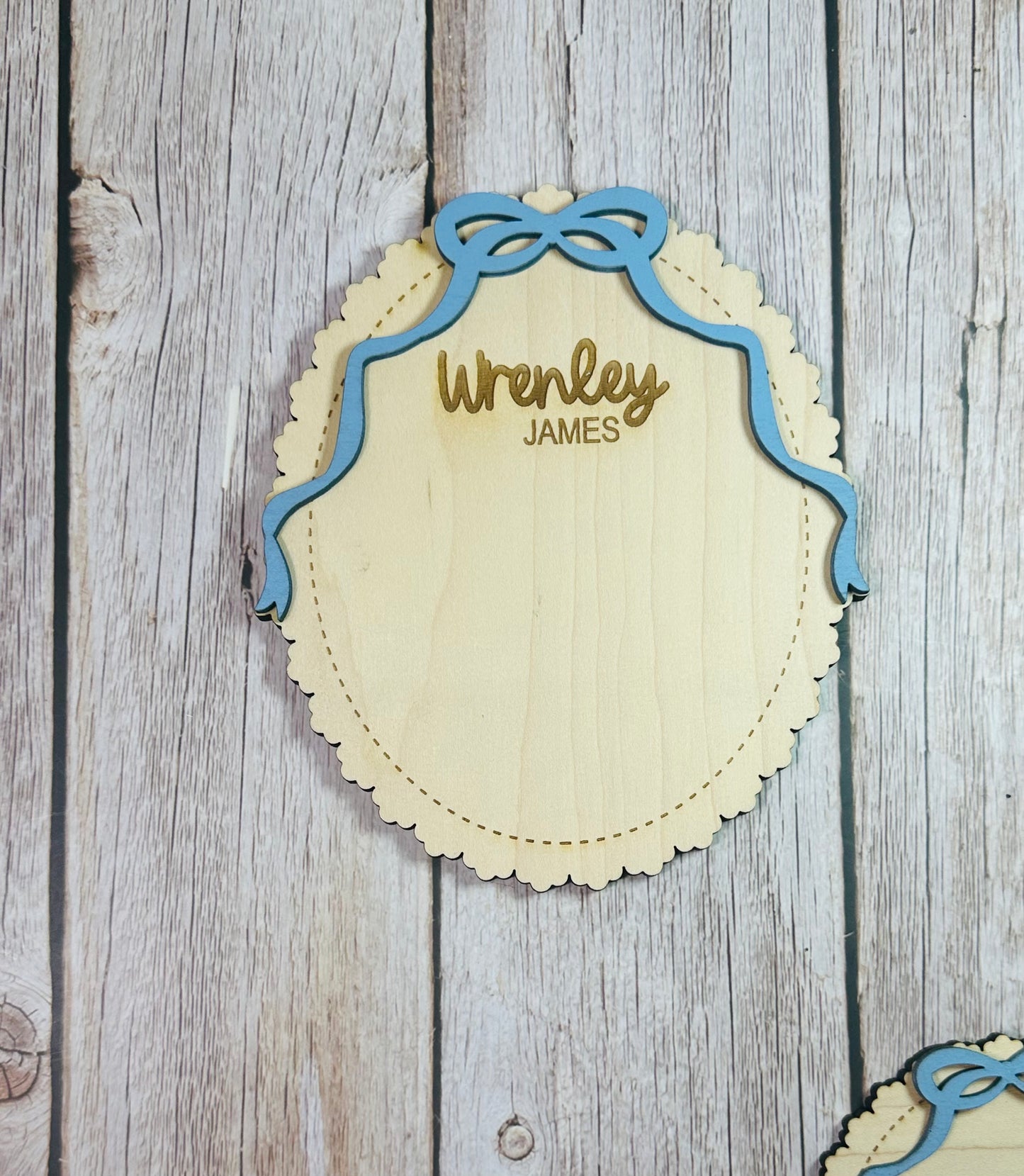 Birth announcements with Decorative edge and coquette bow
