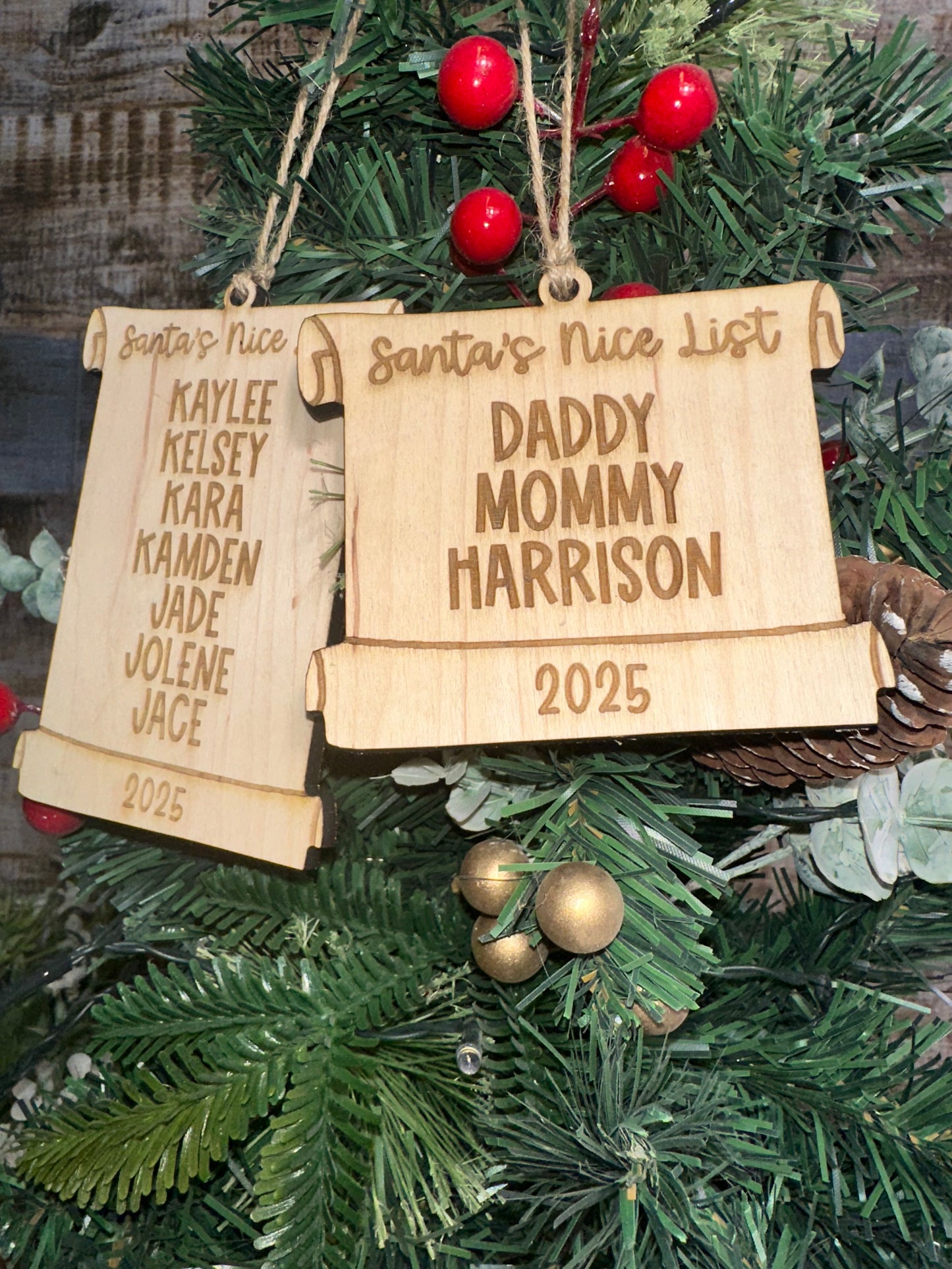 Santa’s scroll ornament