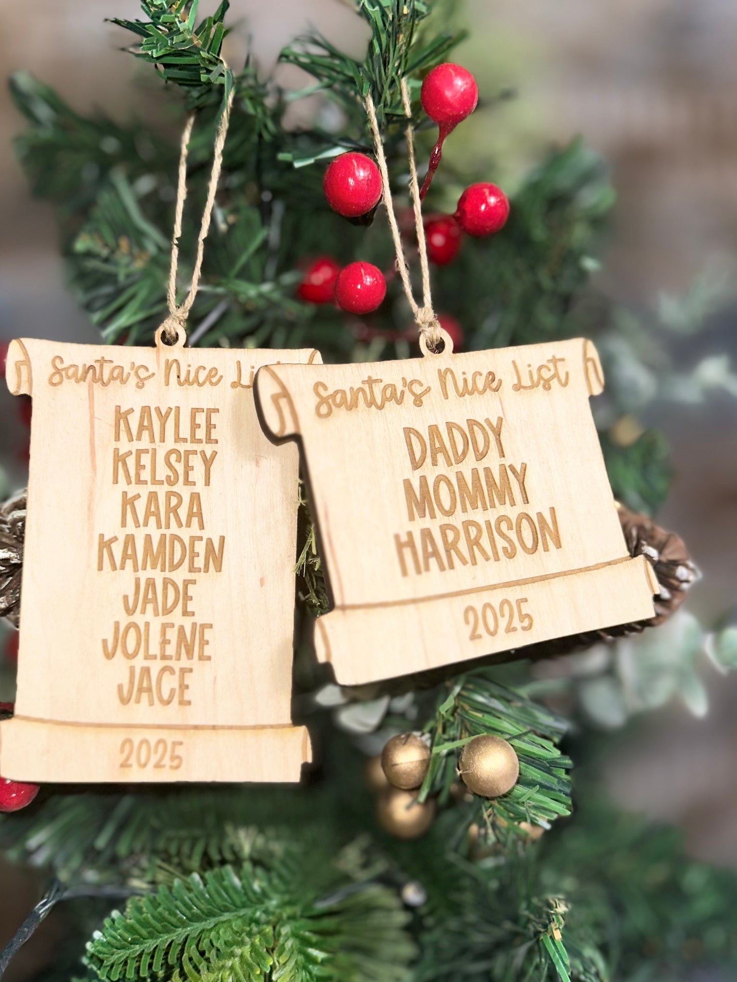 Santa’s scroll ornament