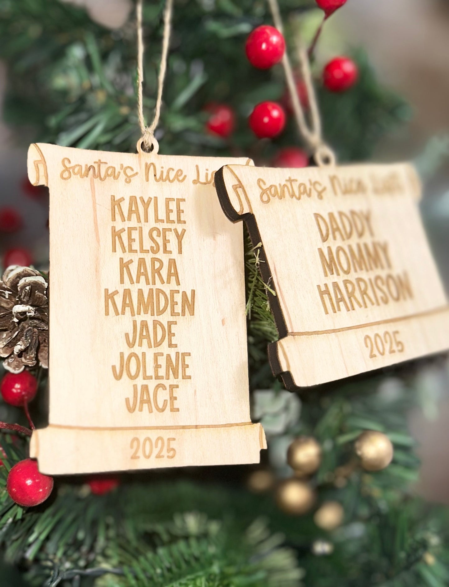 Santa’s scroll ornament
