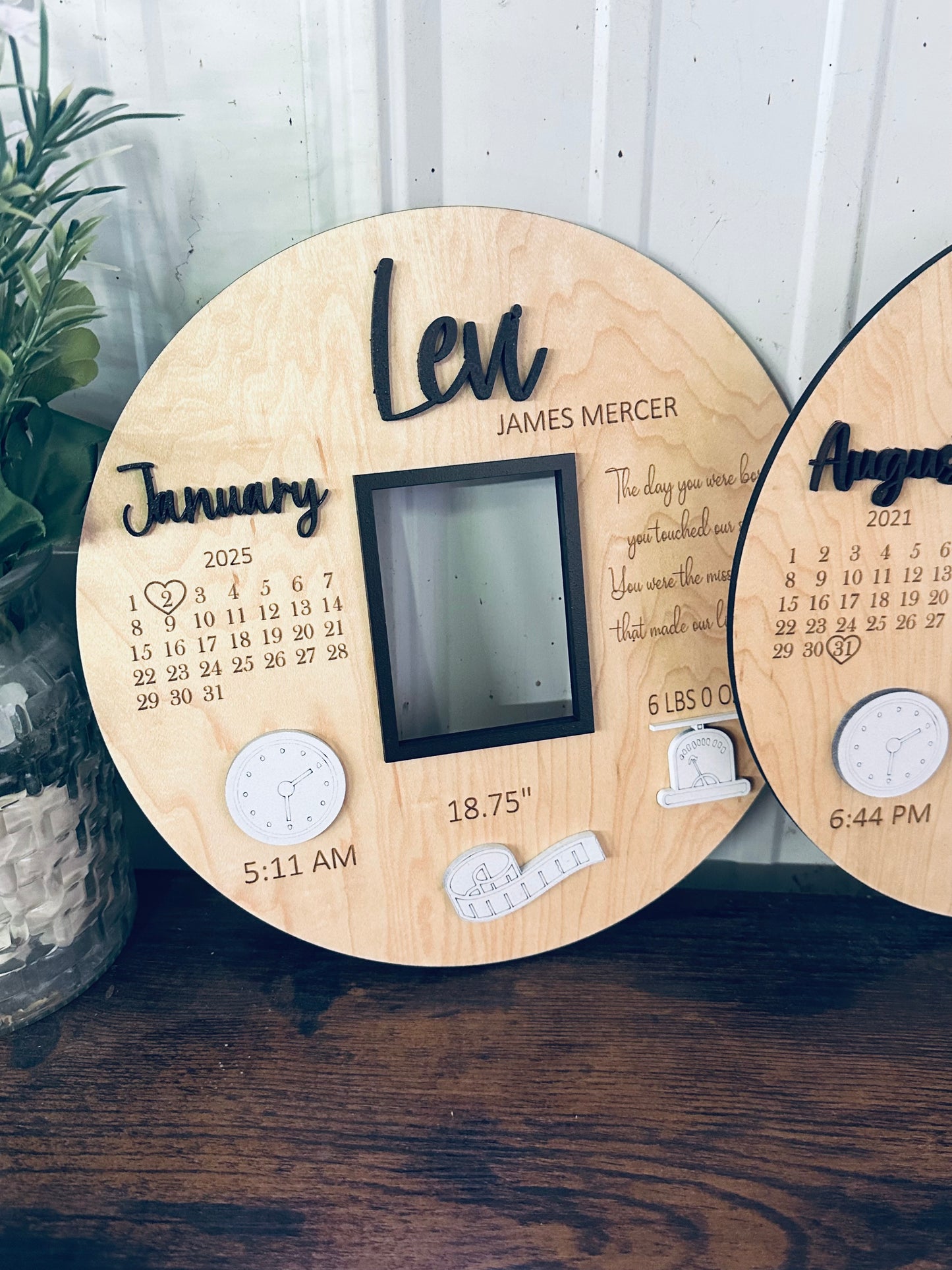 Round 10” birth stats photo frame
