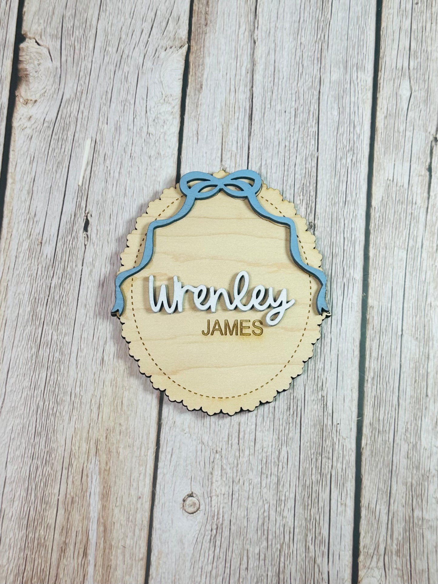 Birth announcements with Decorative edge and coquette bow