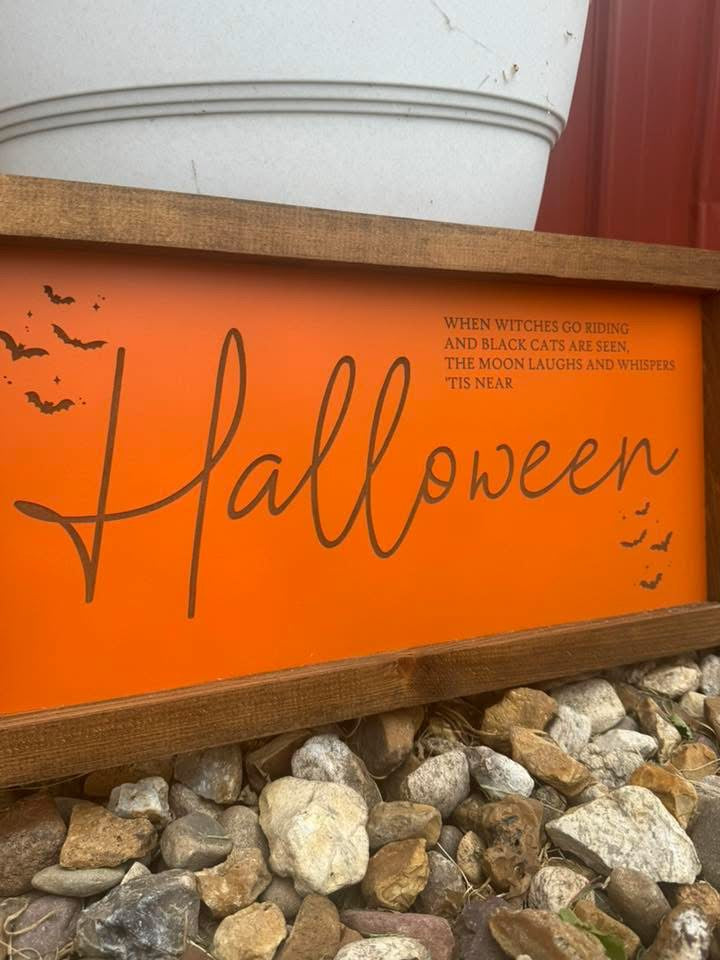 Tis near Halloween plaque