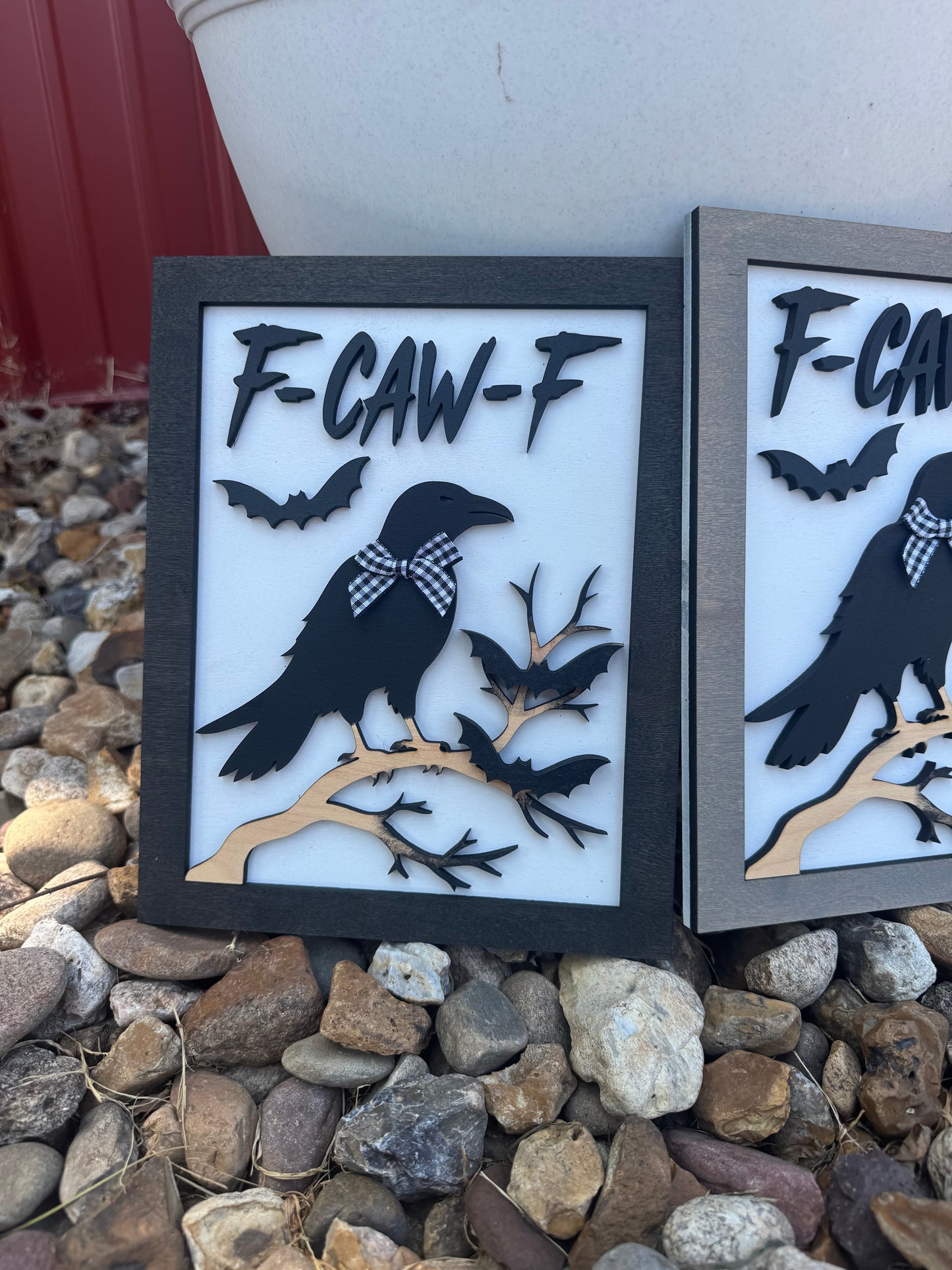 F-Caw-f shelf sitter