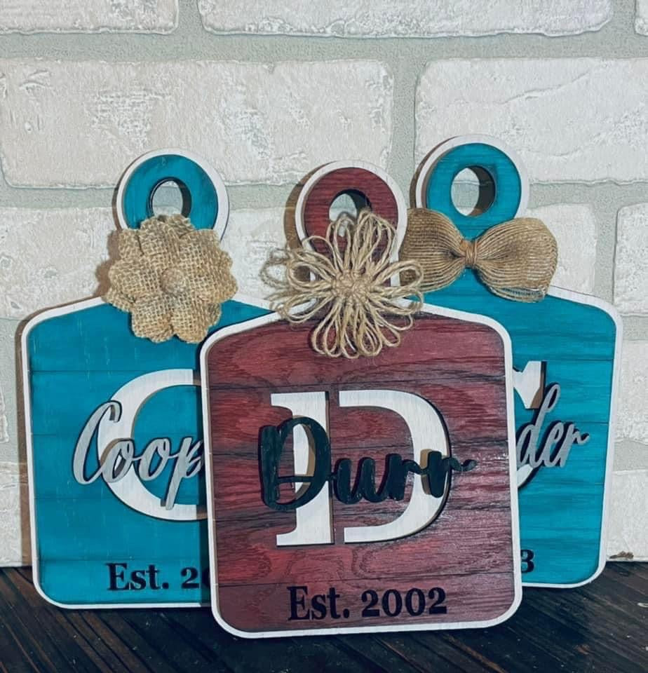 Initial cutting board decor