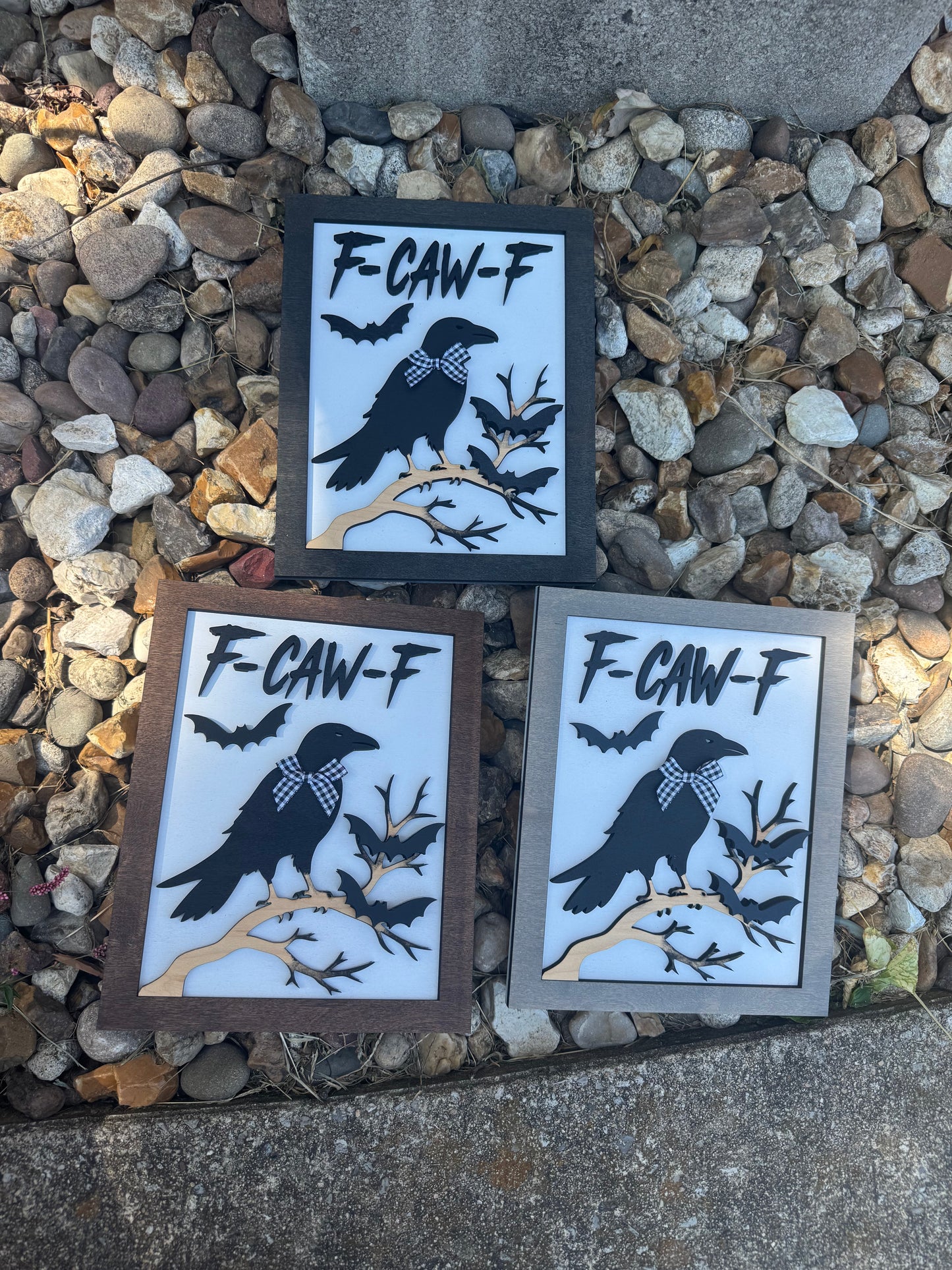 F-Caw-f shelf sitter