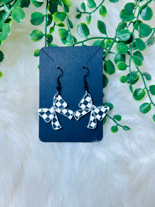 Checkered bow dangle earrings 🏁