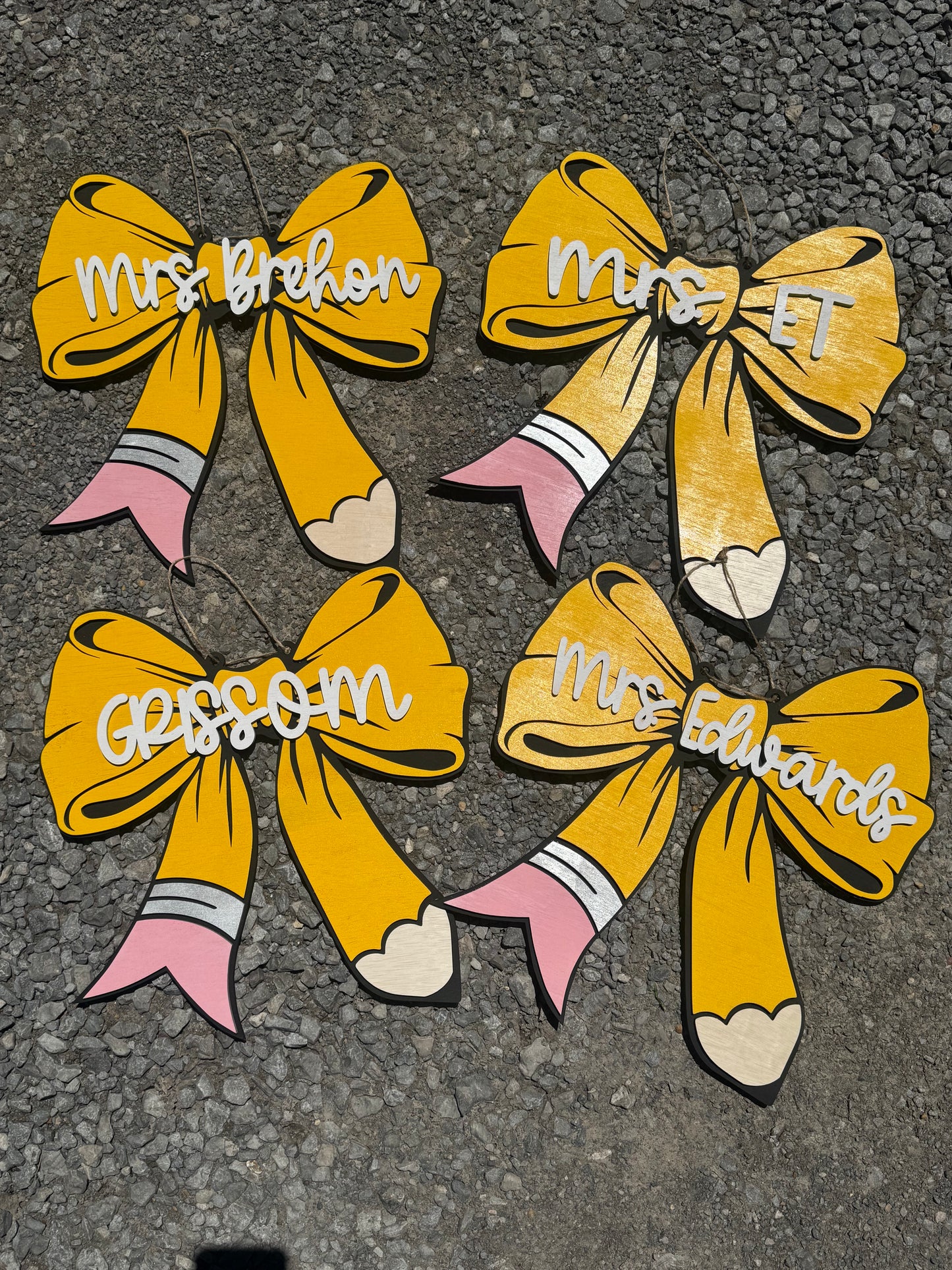 Pencil bow door hanger