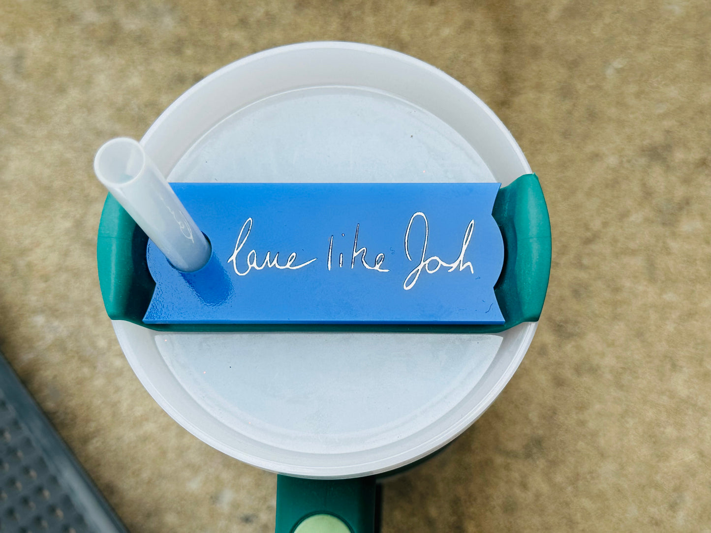 Handwritten note cup toppers for H2.0 quenchers