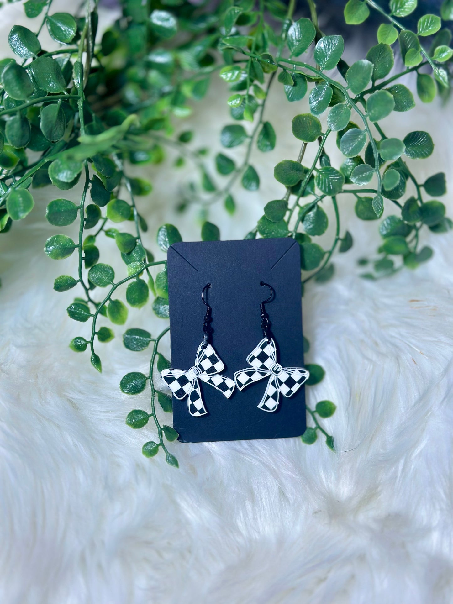 Checkered bow dangle earrings 🏁