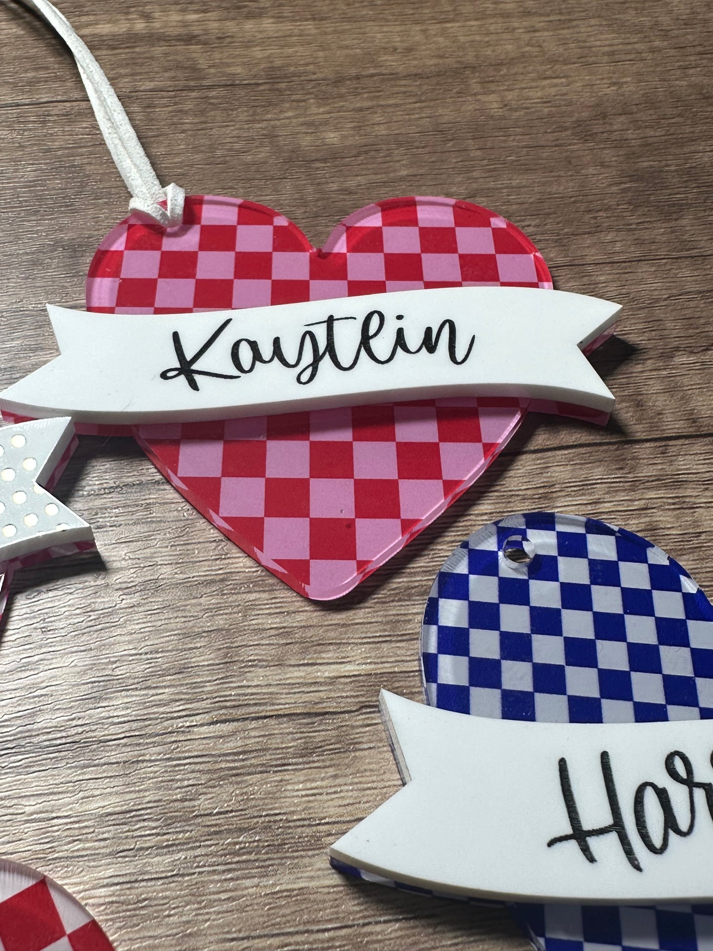 Checkered acrylic heart tag