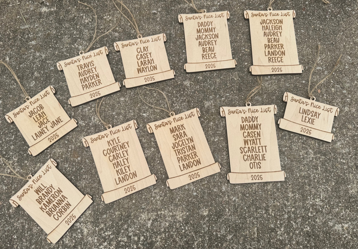 Santa’s scroll ornament